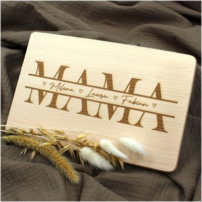 VmG-Store Personalized Breakfast Board 23.5 x 15 cm, Engraved Wooden Bread Board, Design 01 Mama with Custom Name