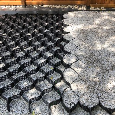 High-Density Polyethylene Paving Grid for Paths, Grass and Rocks, 5.1 cm High, 300 x 500 mm, Black