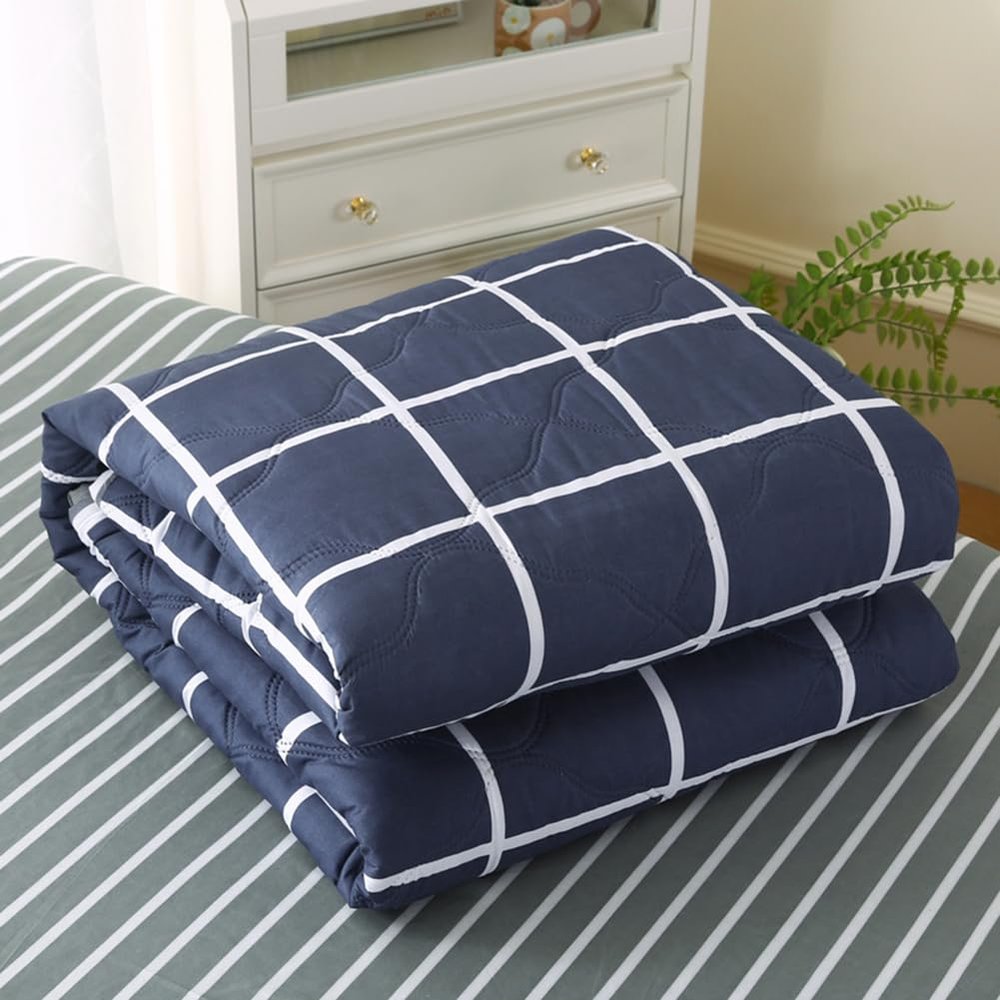 ARE RUG Summer Duvet, Lightweight and Soft, Reversible, Coverless Washed Cotton Thin Quilt for Single Bed, All-Season Duvet (Blue White, 100 x 150 cm)