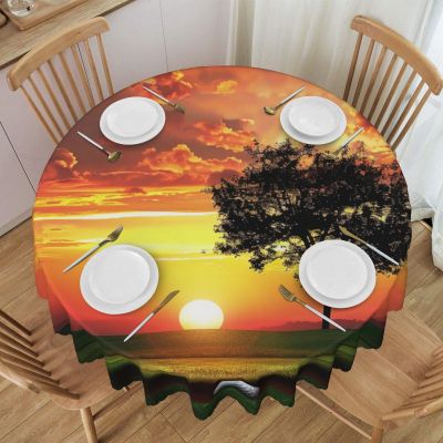 BWWHCCTI Round Golf Ball Sports Print Tablecloth, Tree, 152.4 cm, Washable, Lace-Trimmed Polyester