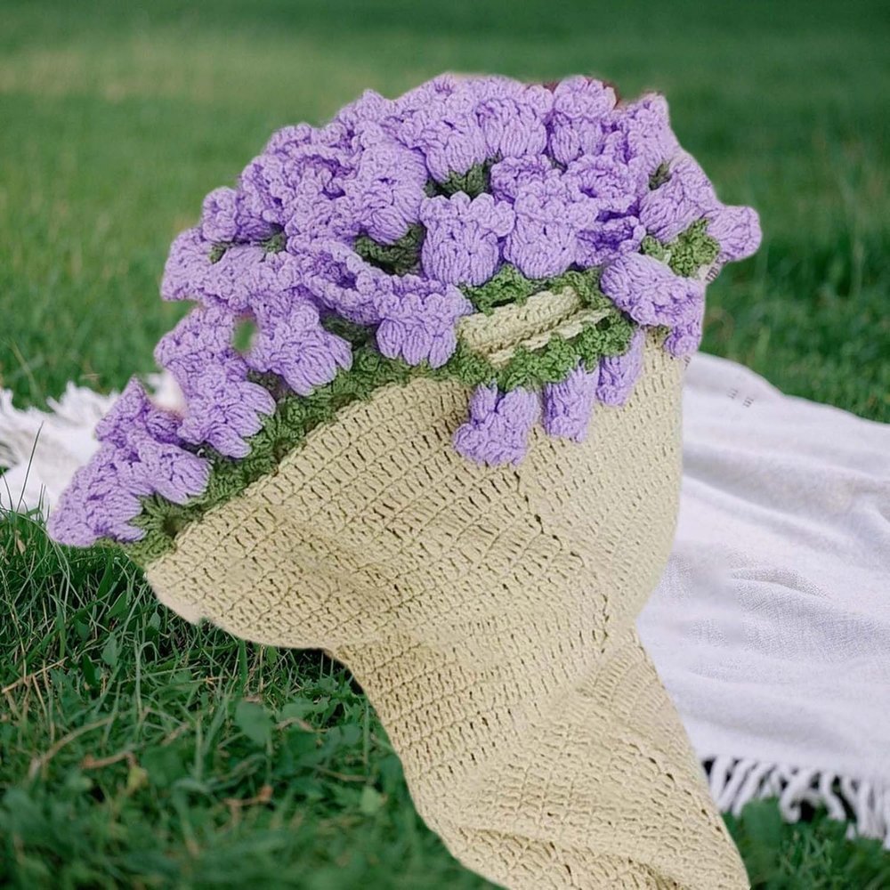 DAO-UPPSE Crocheted Flower Bouquet Blanket, Handmade Rose Throw, Convertible Soft Knit Blanket, Finished Purple