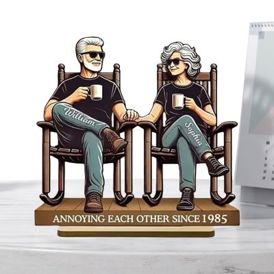 Together Growing Old Statue, Wooden Sculpture of Aging Couple