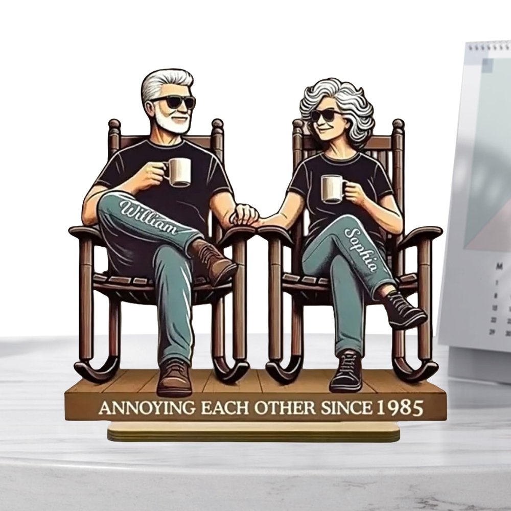 Together Growing Old Statue, Wooden Sculpture of Aging Couple