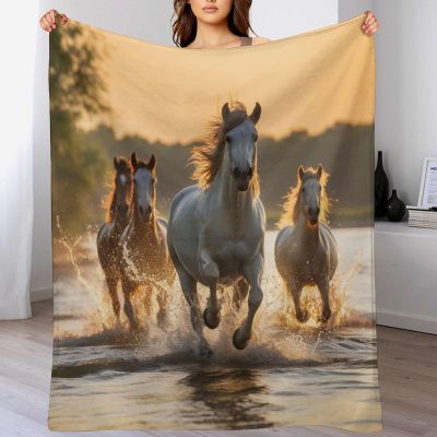 LTTTT Horse Blanket, Four-Season Soft Flannel Throw Blanket, 180 × 200 cm