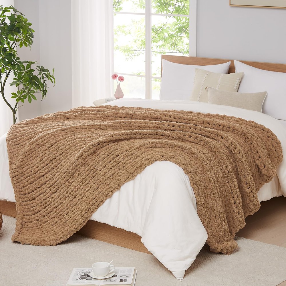 L'AGRATY Chunky Knit Blanket, 203 x 228 cm, Chenille, Light Brown