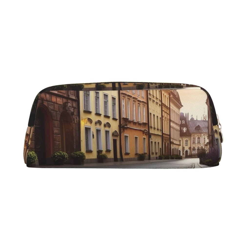 PPTHSNVB Poland Historic Center Street Pencil Case with Zipper, Large-Capacity Leather Pencil Pouch, Portable Makeup Bag for Women and Men, Gold