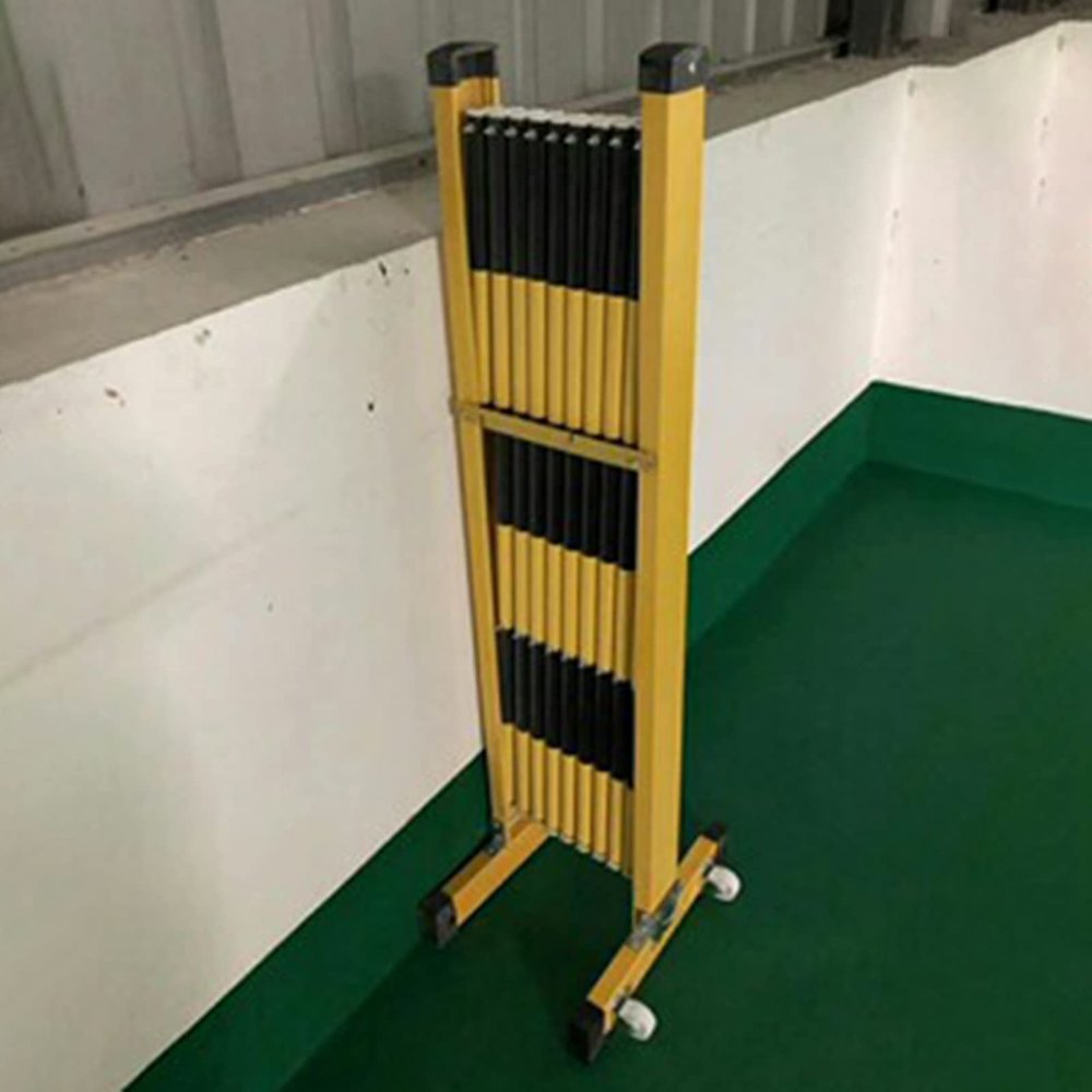 Expandable Mobile Safety Barrier for Crowd and Traffic Control