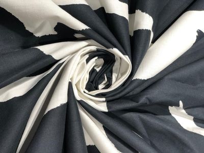 100% Cotton Poplin, 147.3 cm Wide, Black and Ivory, Abstract Print [17624]