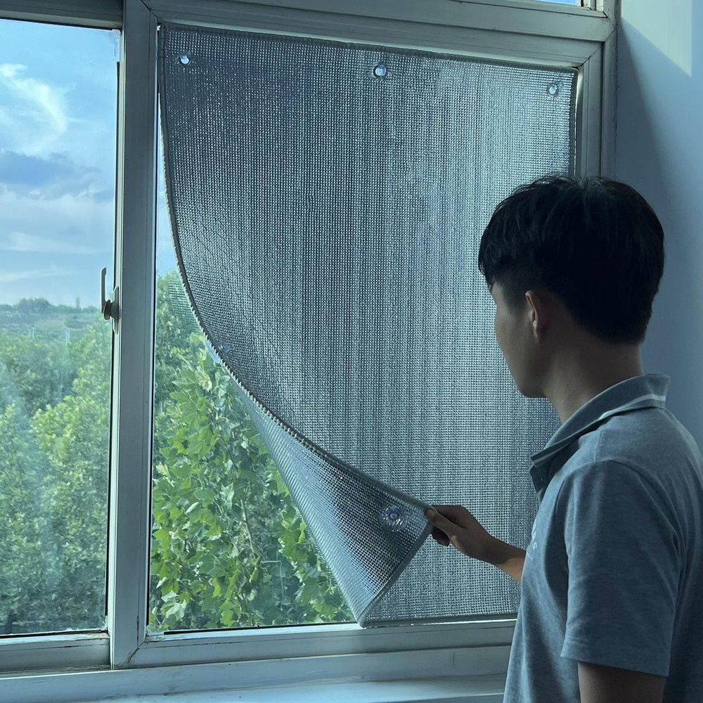 LGHSWDQ Blackout Sun-Protection Window Film with Suction Cups, Silver, 90% UV Protection, 35 x 115 cm