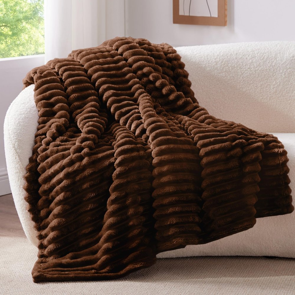 BEDELITE Plush Throw Blanket for Sofa, Dark Brown, 125 x 150 cm