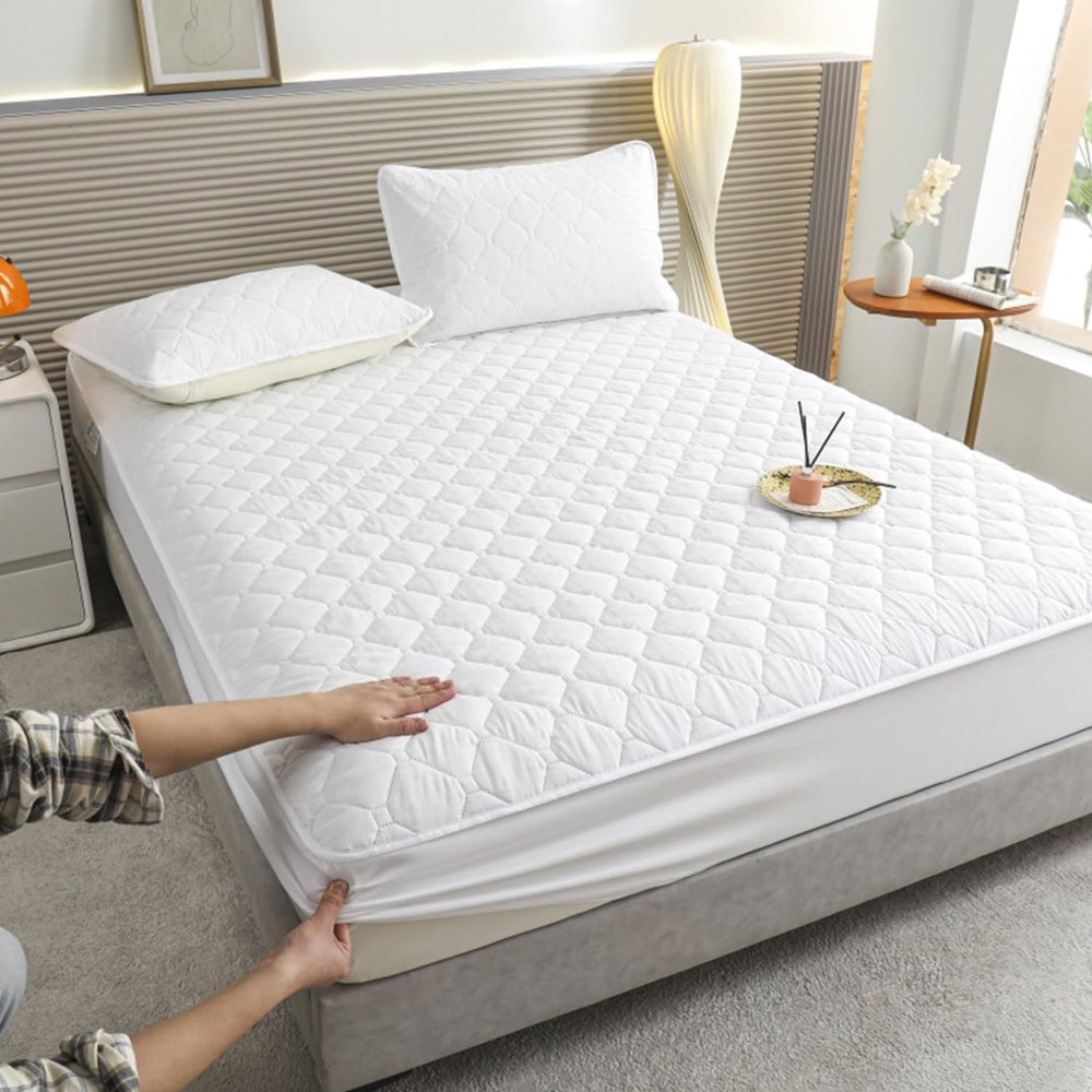 LDLCYCN White 120 x 200 cm Full Waterproof Mattress Protector, Deep-Pocket Fitted Cover for Mattresses up to 11 in, Breathable with 360° Elastic Band