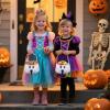 Halloween Tote Bags with Handles, Nonwoven Snack Bags view 4