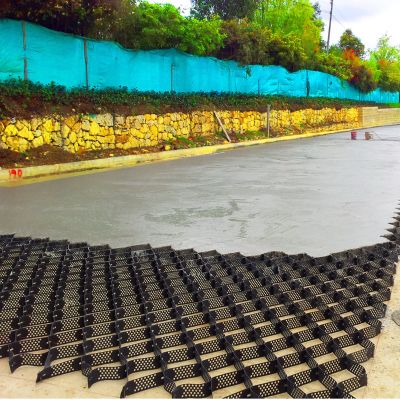 Extra-Large Gravel Grid Stabilizer, 2 in. Thick, for Retaining Walls, Driveways and Parking Areas