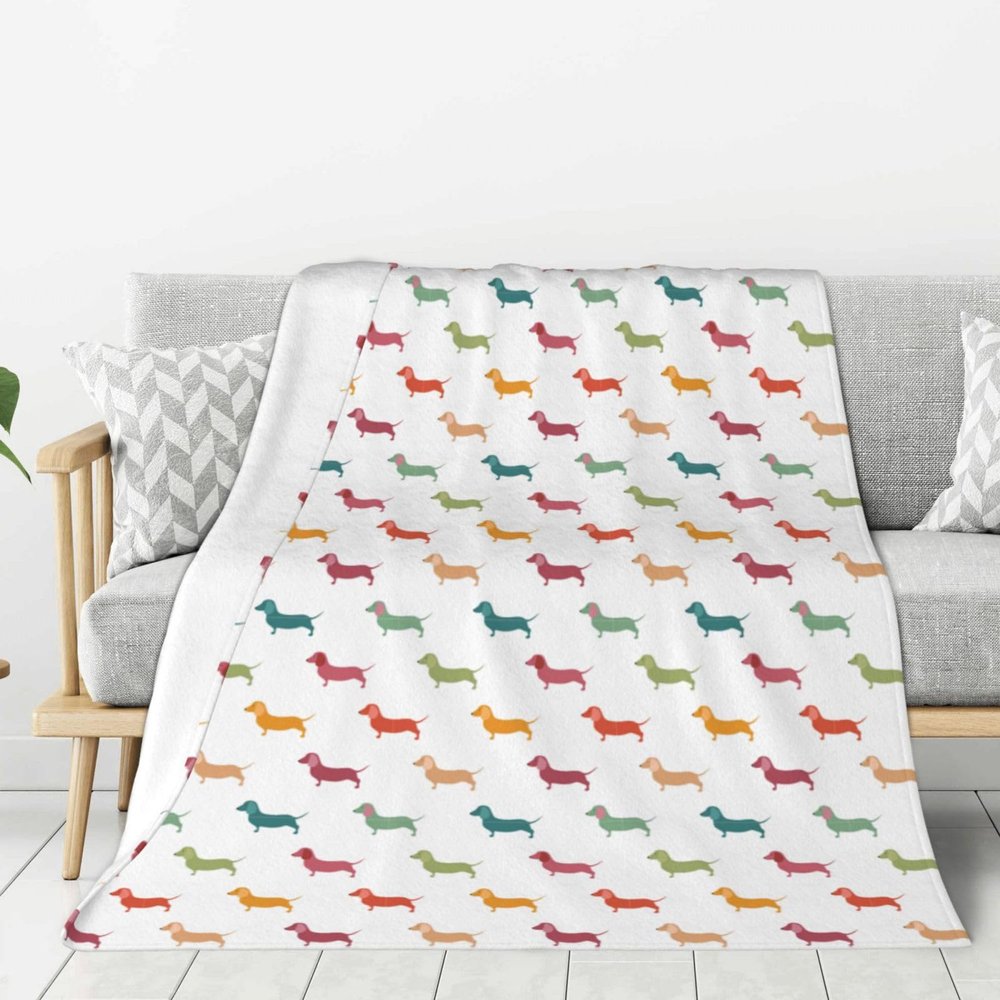 AYYQWE Warm Flannel Plush Blanket with Cute Dachshund Design