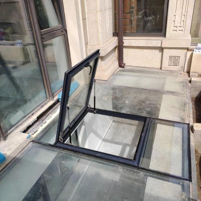 1-Piece Aluminum Roof Access Hatch with Adjustable Window, 65 x 60 cm