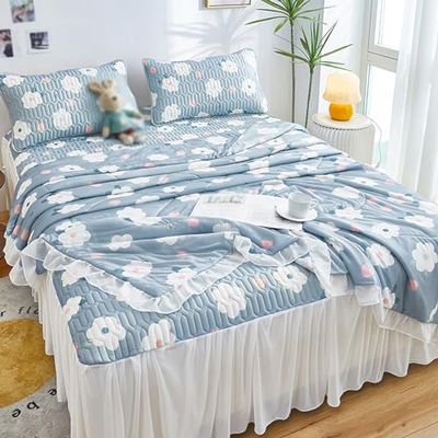 Cool Summer Quilt & Princess-Style Bed Skirt Set, King-Size