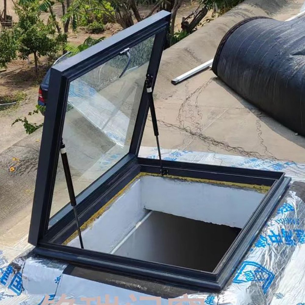 Industrial Horizontal Roof Window Access Hatch with Gas Spring, Theft-Resistant Securi-Tr, for Commercial Use, Fac Warehouse (71 x 56 cm)