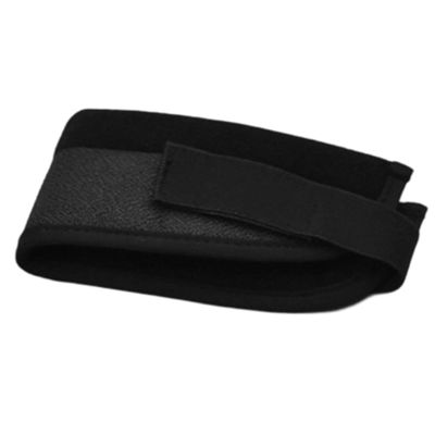 Effortless Hockey Neck Guard with Adjustable Straps and Soft Padding