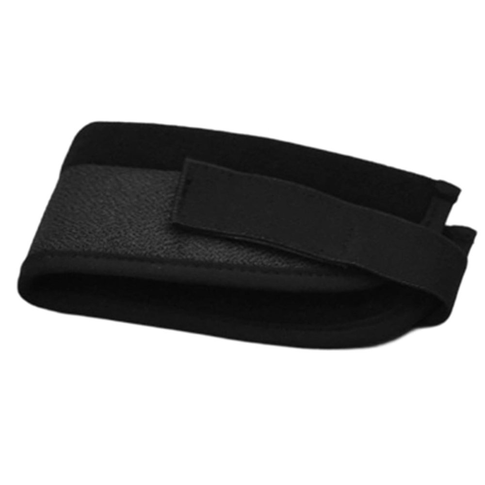 Effortless Hockey Neck Guard with Adjustable Straps and Soft Padding