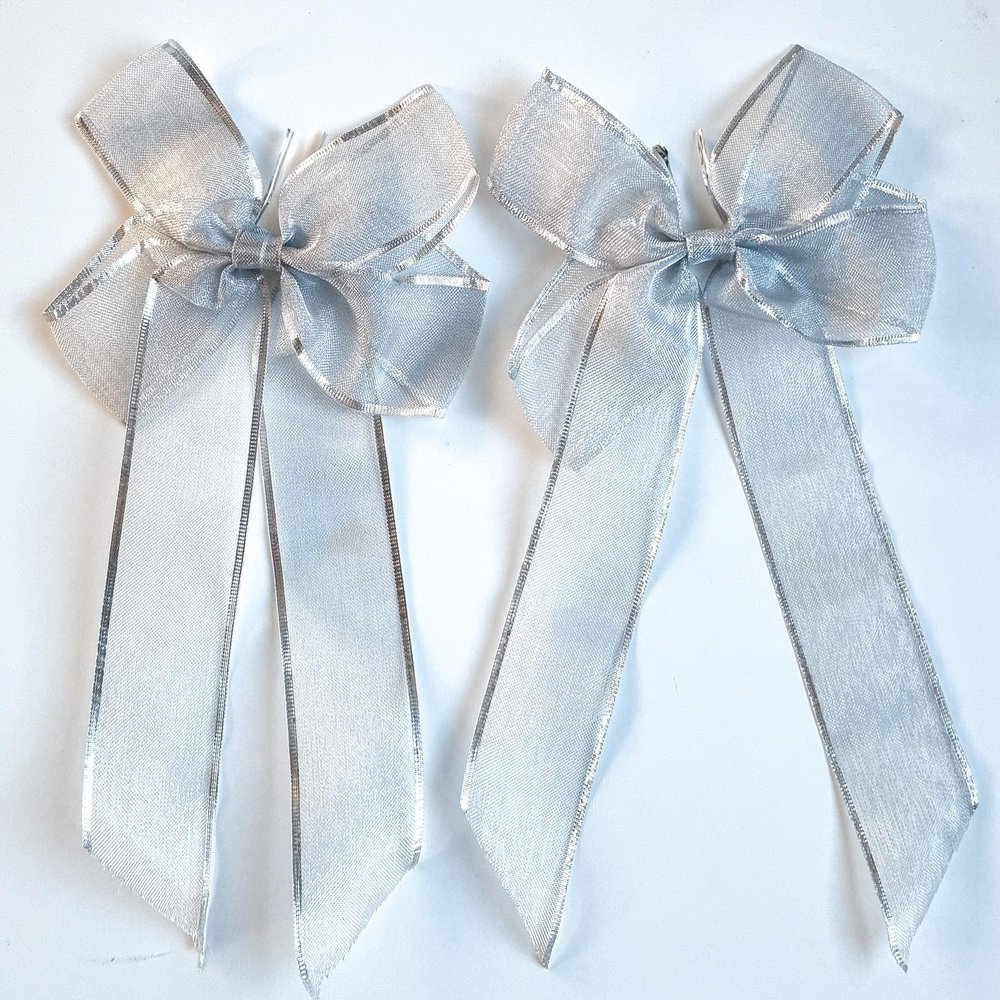 CaPiSo 20x30cm Gift Bow - Ready to Use Satin Bow (Glitter Silver Edge, 2 Pieces)