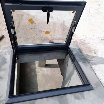Manual Aluminum Alloy Skylight, Tempered Glass, 68 x 88 cm