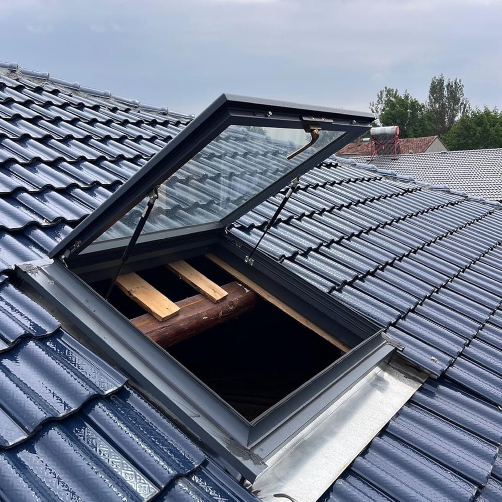 Roof Hatch, Manual Ventilation Window with Aluminum Frame and Double-Glazed Insulating Glass for Attics, Basements, Sunrooms, and Sheds