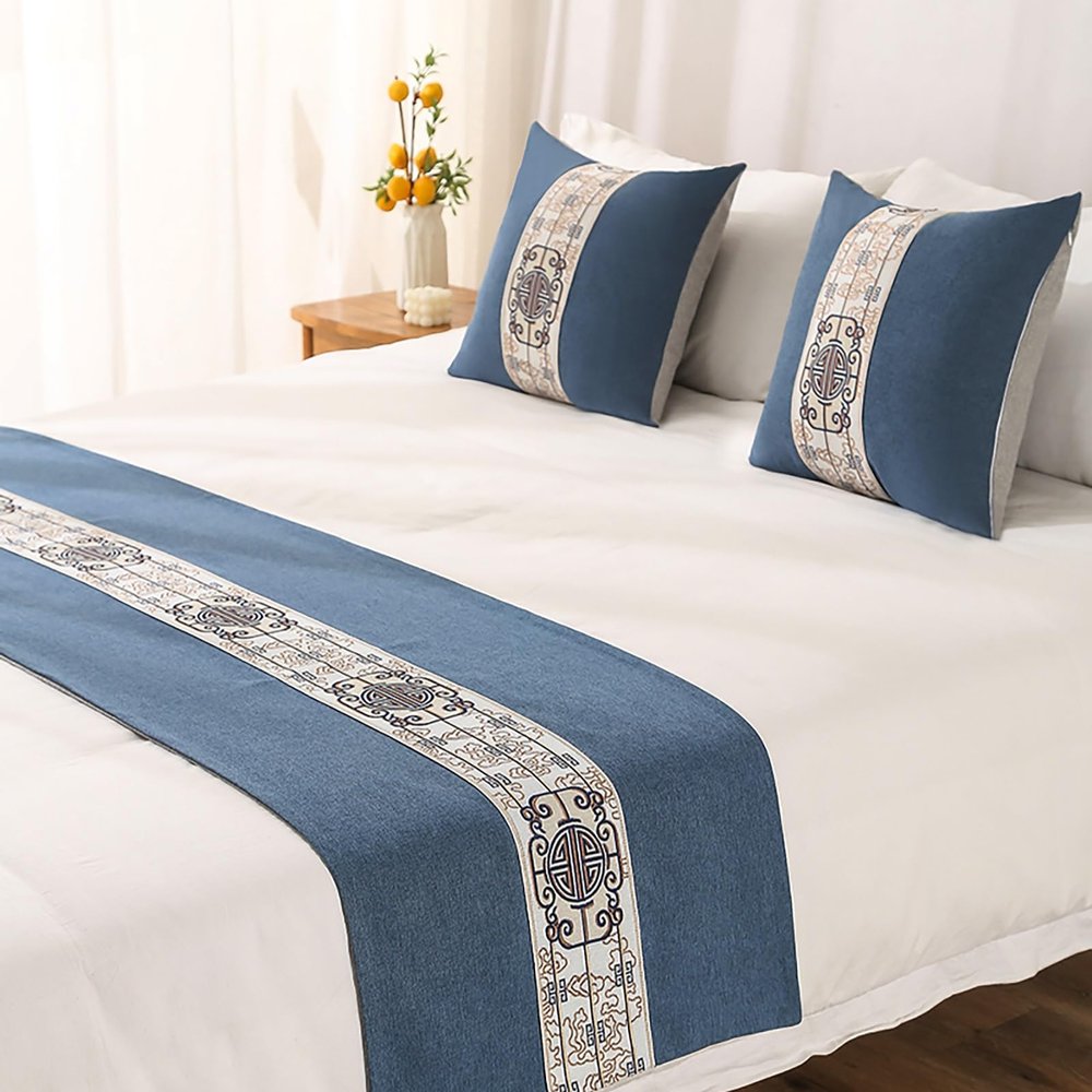 GJGHKLHL Bed Runner for King-Size Beds, Modern Embroidery, Hotel Bed Scarf, Solid Color, Blue, 45 × 45 cm Pillowcase