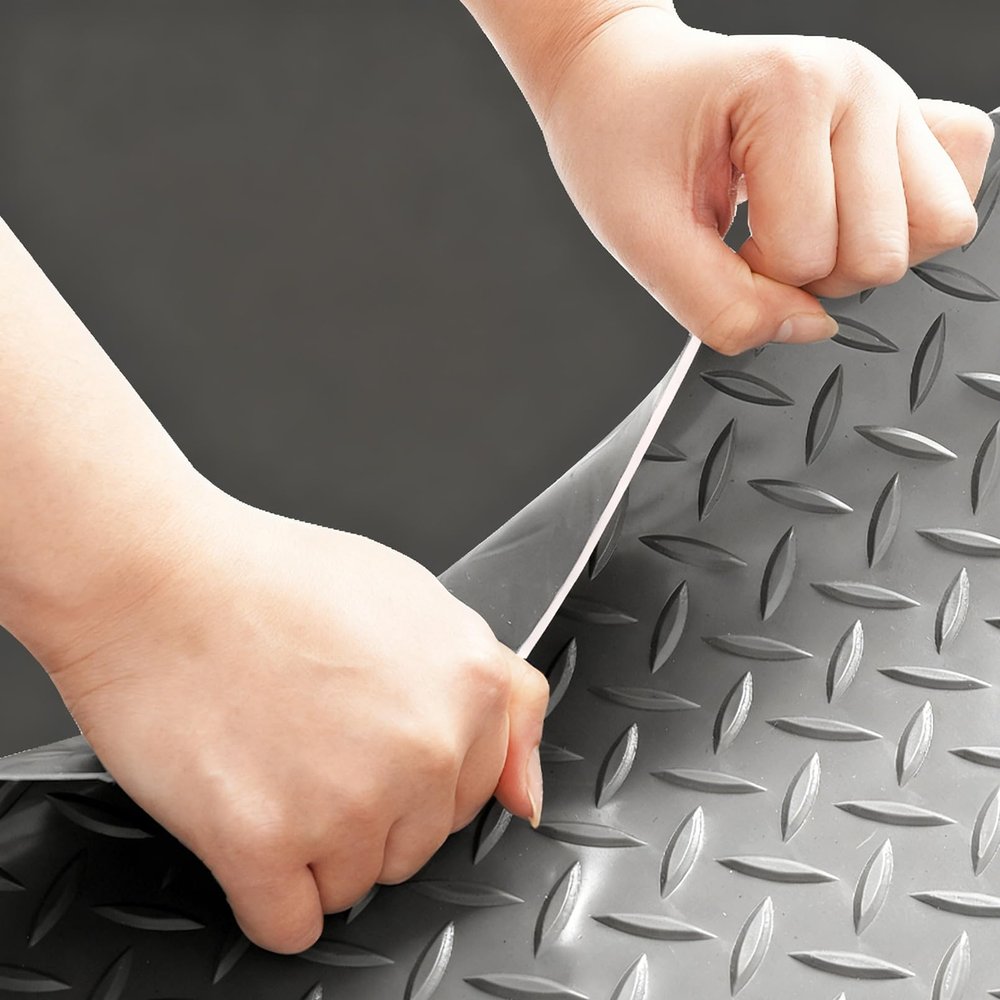 Rubber Flooring Roll, Diamond-Plate Mat for Garages and Gyms